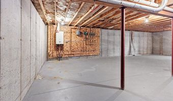 9 Fieldstone Dr, Augusta, ME 04330