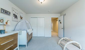 3075 N Spurway Dr, Ann Arbor, MI 48105