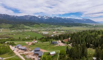 31 PINE HOLLOW Ct, Alpine, WY 83128