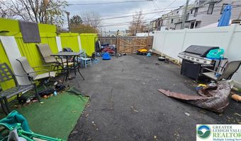 909 N 6th St, Allentown, PA 18102