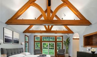 16 Hillside Rd, Cumberland, RI 02864