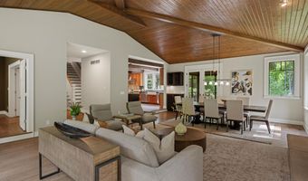 3867 Hawk Crest Rd, Ann Arbor, MI 48103
