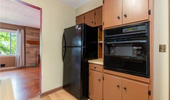 1925 Quayle Dr, Akron, OH 44312