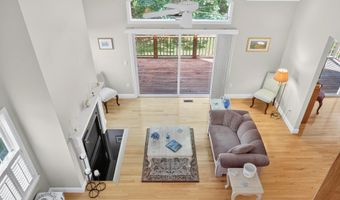 4 Hollyhock Knoll Ct 4, Bourne, MA 02532