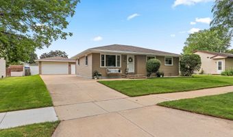 1718 SCHAEFER Cir, Appleton, WI 54915