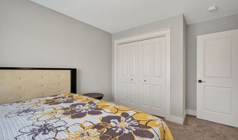 2027 NW 24th St, Ankeny, IA 50023
