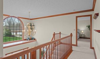 275 Camden Ln, Aurora, OH 44202