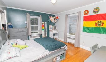 9 Farnum Ave, North Providence, RI 02911