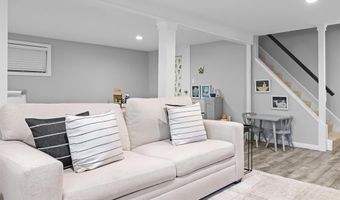 320 Stone Ridge Dr, East Greenwich, RI 02818