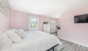 8 E Gate Dr, Alloway, NJ 07418