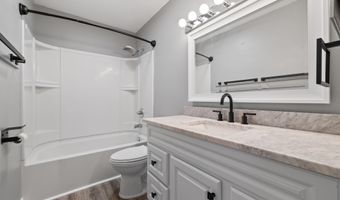 121 NW State St, Ankeny, IA 50023