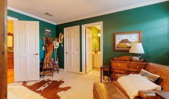 708 Town And Country Dr, Adel, GA 31620