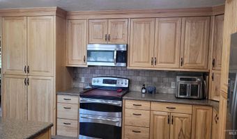 496 W 1000 S, Burley, ID 83318