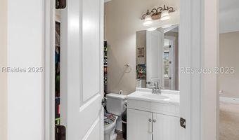 35 Sommer Lake Dr, Beaufort, SC 29902