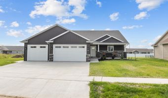 5702 N YOSEMITE Ln, Appleton, WI 54913