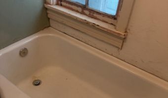6 Henry St, Amsterdam, NY 12010