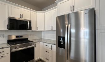 1220 Berkshire Ln, North Liberty, IA 52317