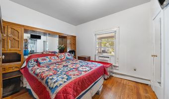29 Lake St, Amityville, NY 11701