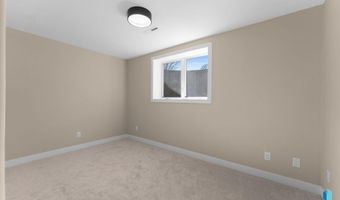 813 E Heatherwood Dr, Brandon, SD 57005