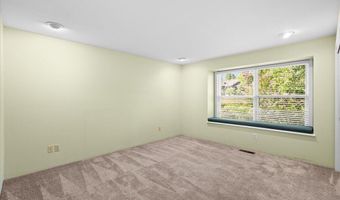 912 Cypress Point Loop, Ashland, OR 97520