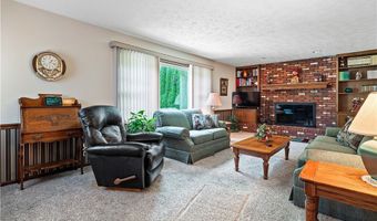 6333 Juniper Dr, Amherst, OH 44001