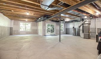 2865 Dillon Dr, Ann Arbor, MI 48105