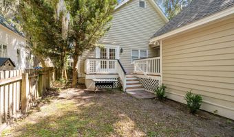 7 Holbrook Dr, Beaufort, SC 29902