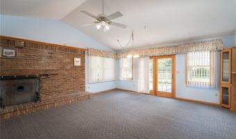 915 Sharondale Dr, Amherst, OH 44001