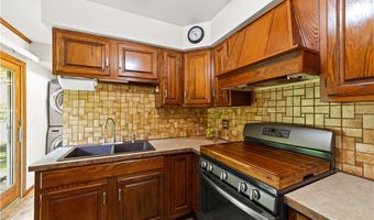 583 Sherwood Dr, Aurora, OH 44202