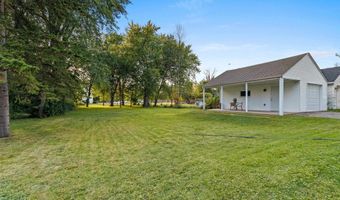 1833 N OWAISSA St, Appleton, WI 54911