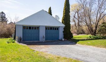 201 Paradise Ave, Middletown, RI 02842