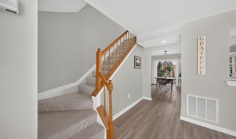 6576 MEDINAH Ln, Alexandria, VA 22312