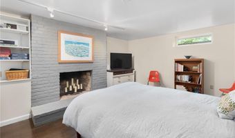 10 Guzeika Rd, North Kingstown, RI 02852