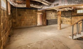 89 2nd St, Athens, OH 45701