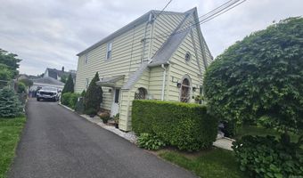 58 Waverly Pl, Bridgeport, CT 06610