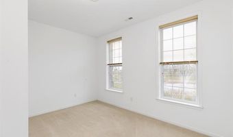 2769 Ashcombe Dr, Ann Arbor, MI 48105