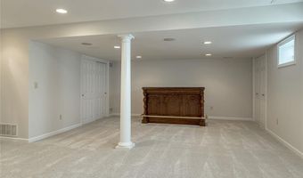 172 Log Hill Ln, Ballwin, MO 63011