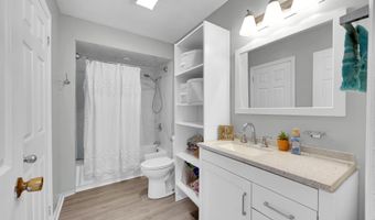 50 Park Ave, Bayville, NJ 08721