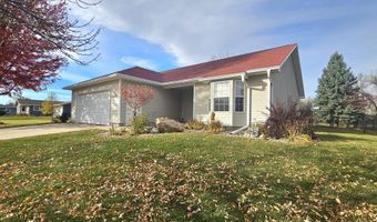 1204 Willow Dr, Aberdeen, SD 57401