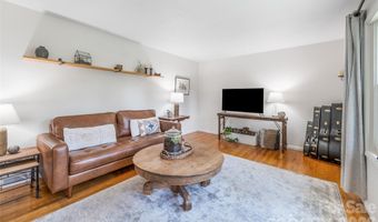 13 Rolling View Dr, Asheville, NC 28805