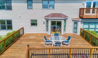 1713 Edgewood Dr, Algonquin, IL 60102