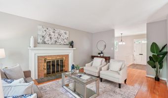 2647 S KENT St, Arlington, VA 22202