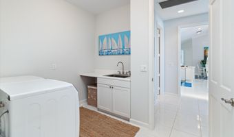 201 Orange Tree Dr, Atlantis, FL 33462