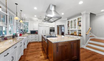 204 HOLLYWOOD St, Bethany Beach, DE 19930