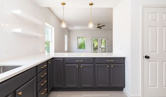 8 James St, Danbury, CT 06810
