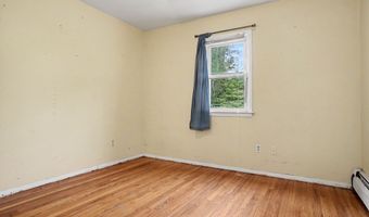 13 Governors Ln, Bethel, CT 06801