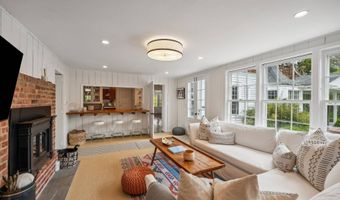 84 Indian Wells Hwy, Amagansett, NY 11930