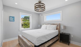 115 9TH St, Beach Haven, NJ 08008