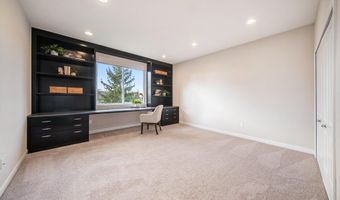 864 Gallery Ln, Ann Arbor, MI 48103