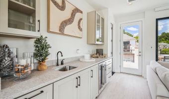 8229 RIVER Rd, Bethesda, MD 20817